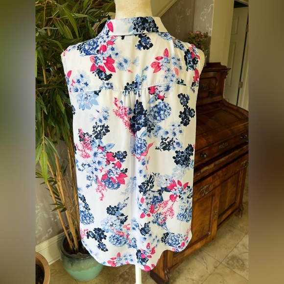 Elle ladies sleeveless NWOT floral blouse size large wrinkle free - Picture 8 of 13